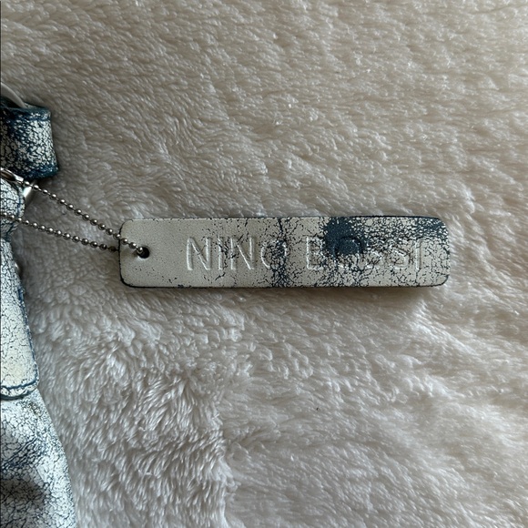 Nino Bossi Genuine Leather Distressed Shoulder Bag - Picture 7 of 11